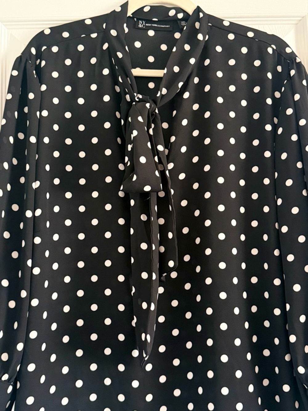 New York & Company Black and White Polka Dot Tie-Neck Blouse XXL - Picture 6 of 8